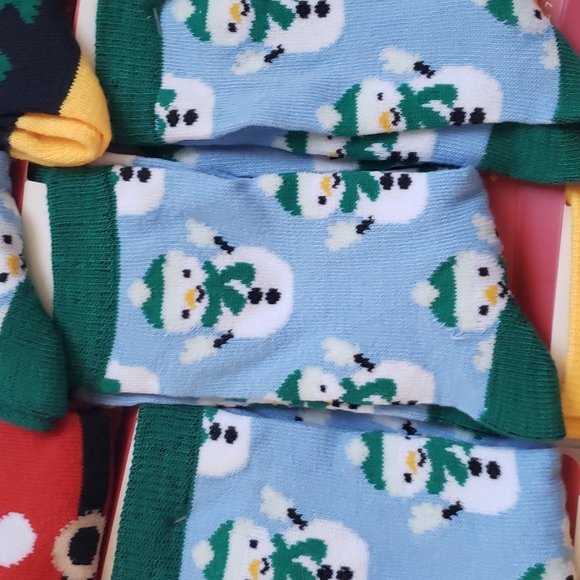 x18 NWT Kids Christmas Socks Childrens Holiday Socks Santa Snowman Dinosaurs - Picture 8 of 12